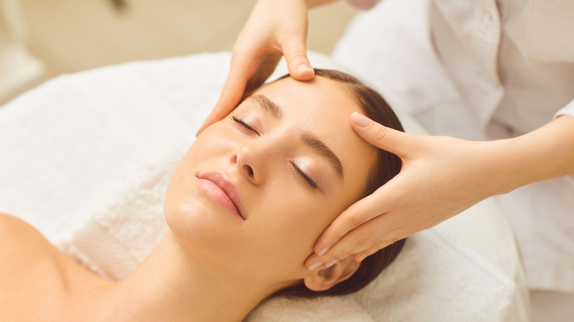 Arckezelés és szájfeltöltés Debrecen